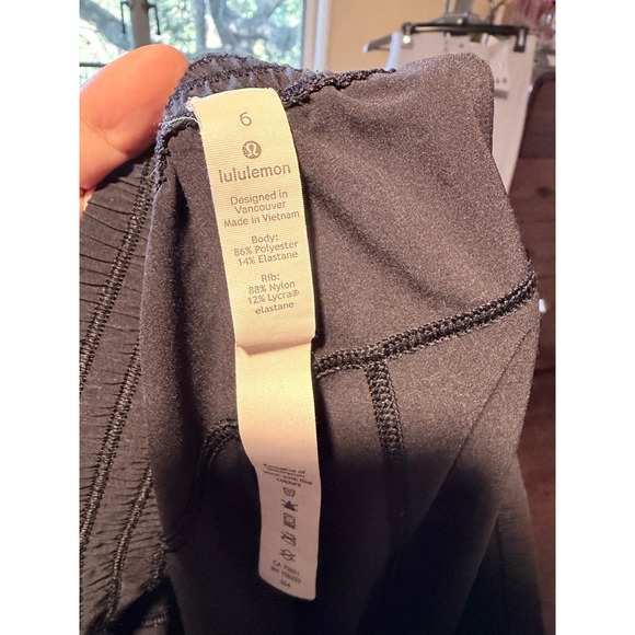 Lululemon WANDERER JOGGER 28" High Rise Pant Black Jogger Athleisure Size 6‎ - Picture 3 of 4